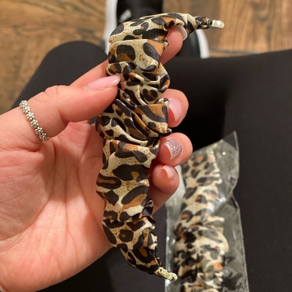 Apple Watch 42mm band - Picture 2 of 2